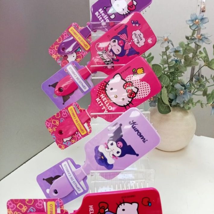 Cepillos kuromi y hello kitty